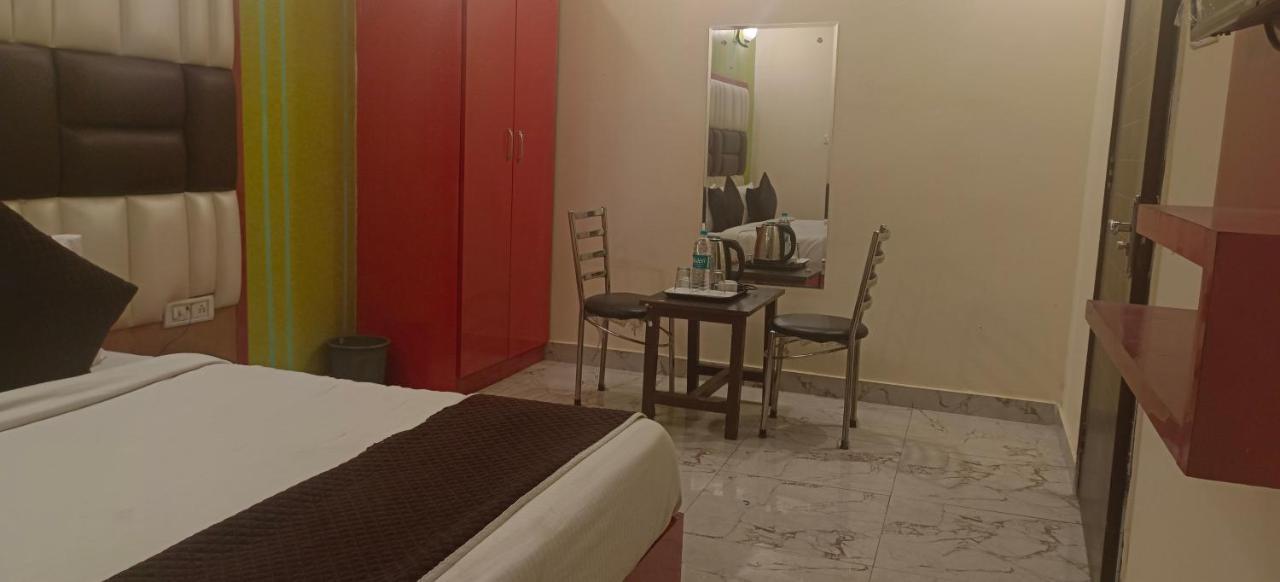 Airport Hotel Prince Palace By Byobhotels New Delhi Eksteriør billede